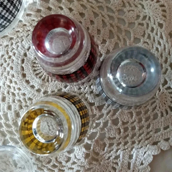 🇨🇵 Vintage  Liquor bottle 1960 mod houndstooth pattern with 3 shooters - Picture 4 of 5